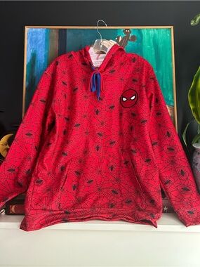 Marvel Spider-Man Hoodie Red Black Web Print Men’s Medium Pullover Sweatshirt